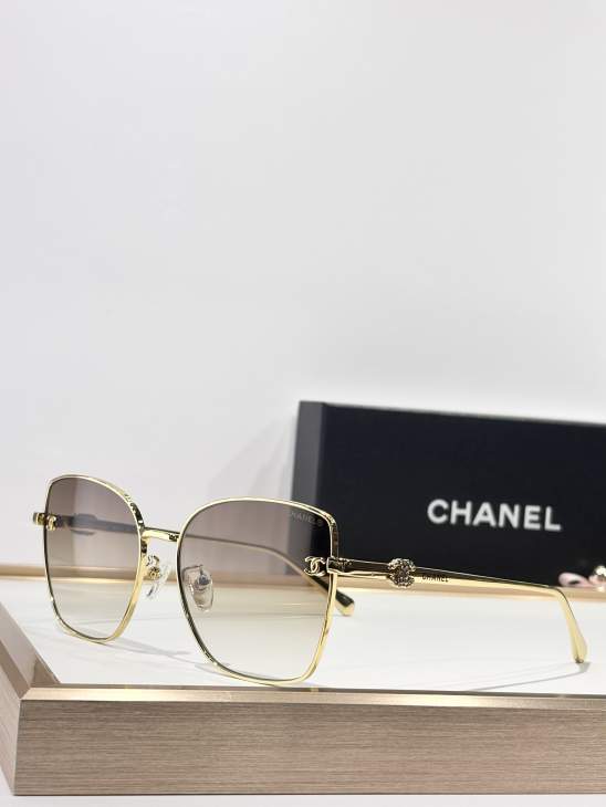 Picture of Chanel Sunglasses _SKUfw76989819fw